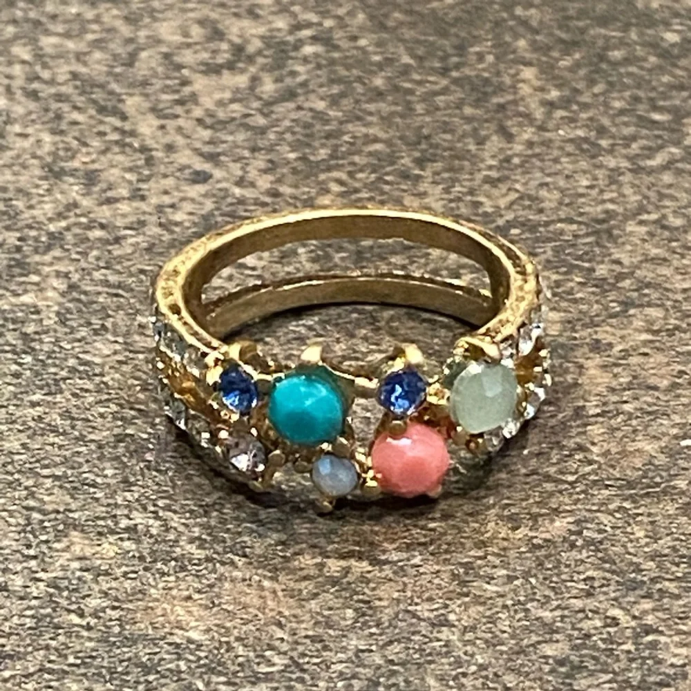 Multicolor stones and crystals ring - Picture 9 of 11